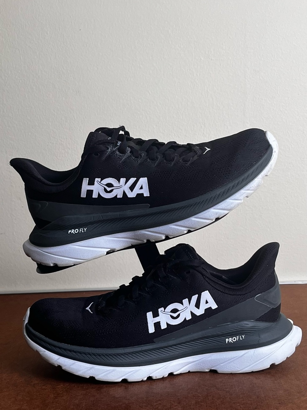 Hola One One Mach 4 Women’s Running Shoes Size US 6.5B Black/White 1113529-BDSD